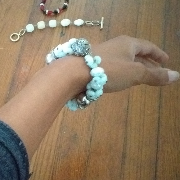 3 stone bead bracelets - Picture 3 of 4